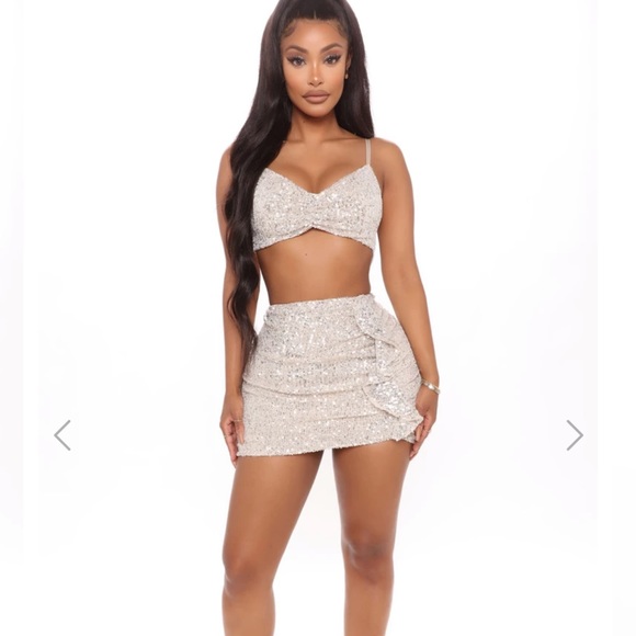 NEVER WORN Acting Out Sparkly set - Picture 3 of 7